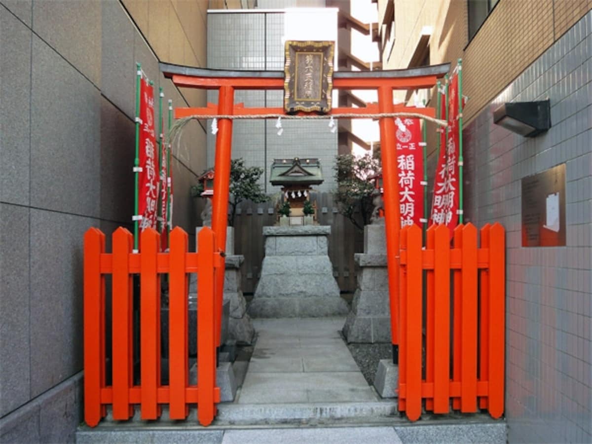 敷地内の祠