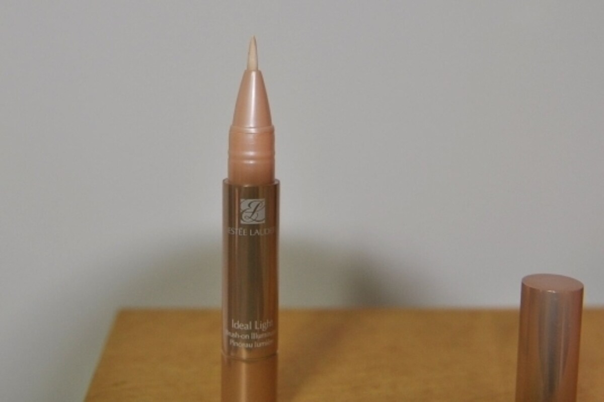 ESTEE LAUDERの「アイディアルライト イルミネーター」