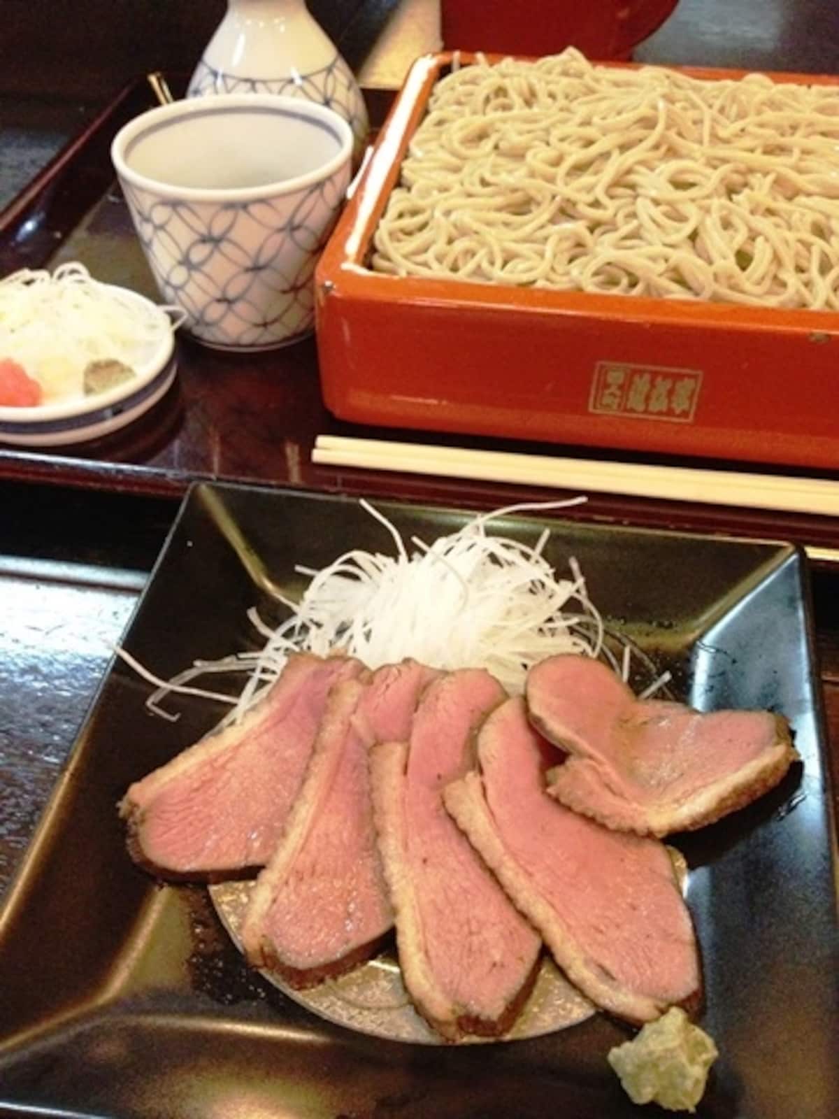 「自家製の鴨わさ」と「せいろ」