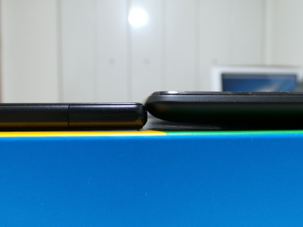 左がXperia、右がNexus 7