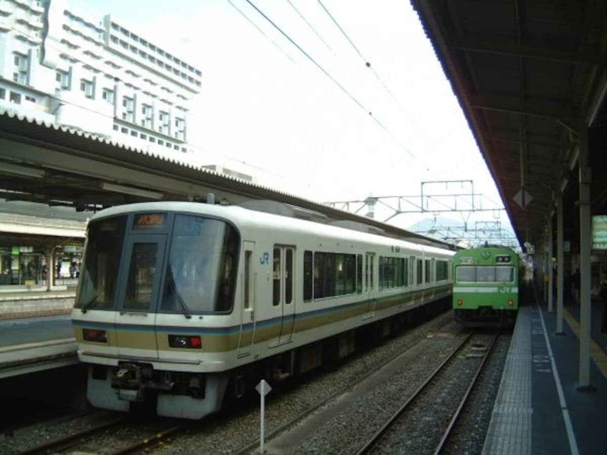 京都駅から東福寺駅へは、JR奈良線に乗車