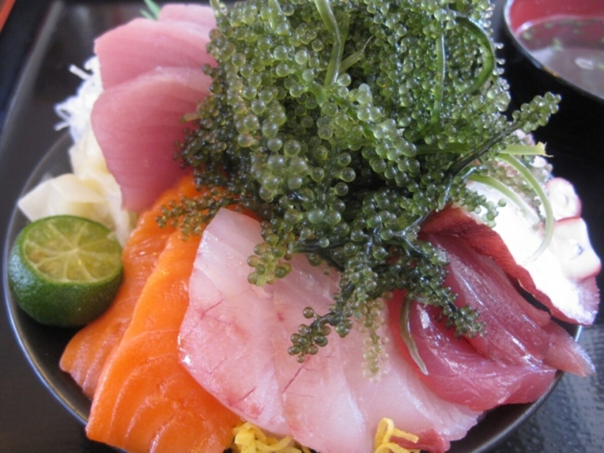 海邦丸の「海ぶどう海鮮丼」