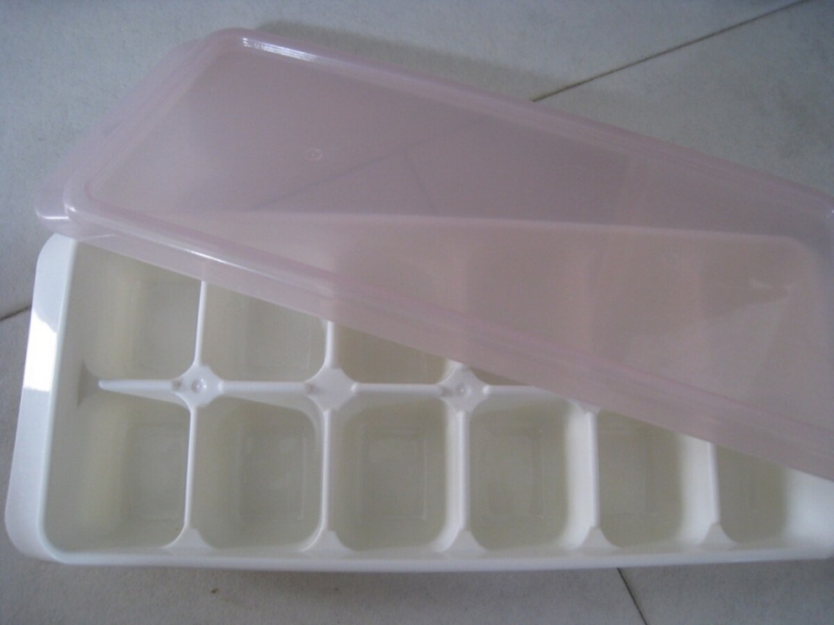 「フタ付き製氷皿」