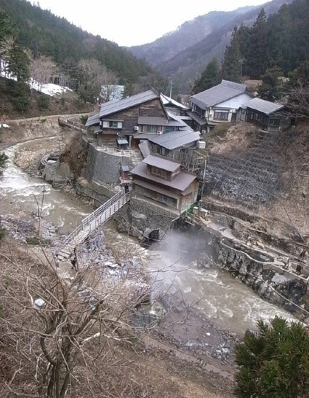 長野県「地獄谷温泉」