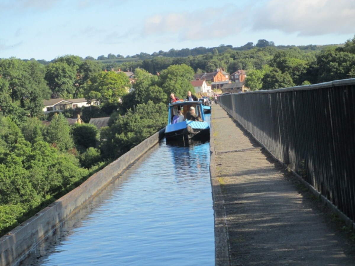 イギリス「ポントカサルテ水道橋」