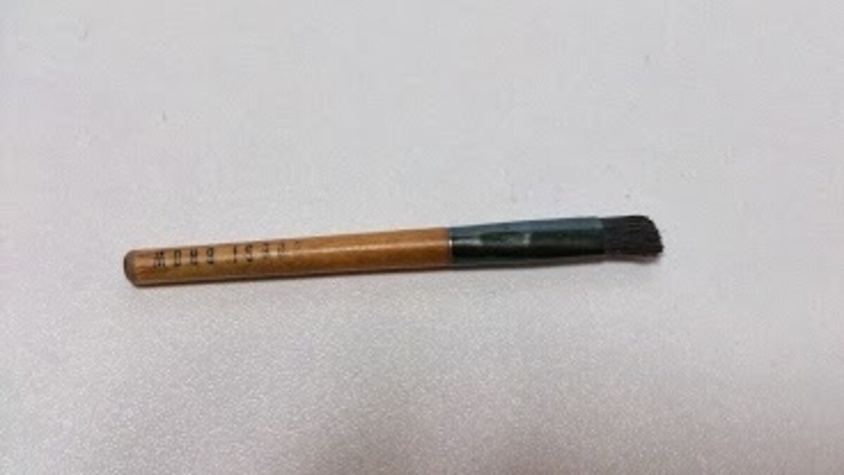 ボビイブラウンの「アイブロー ブラシ」