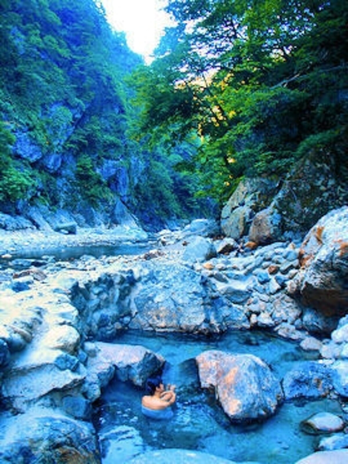 鐘釣温泉旅館の河原露天風呂
