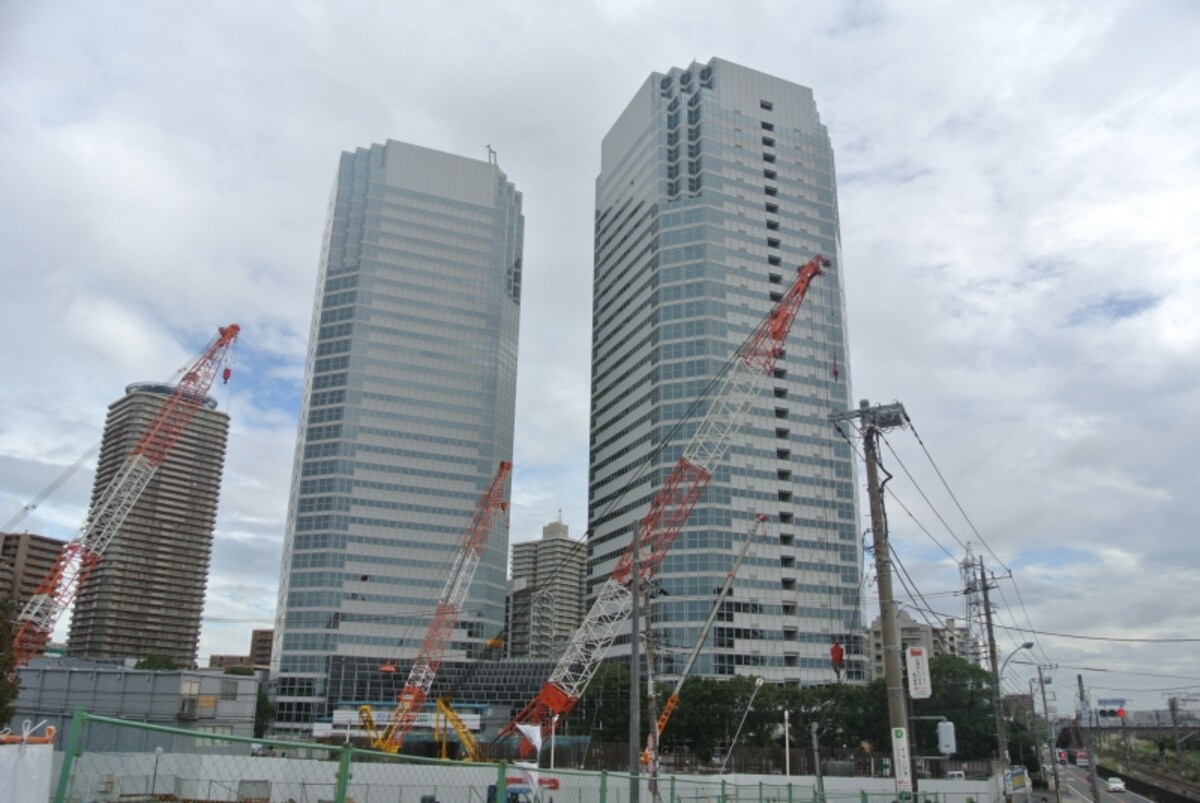 新川崎駅前