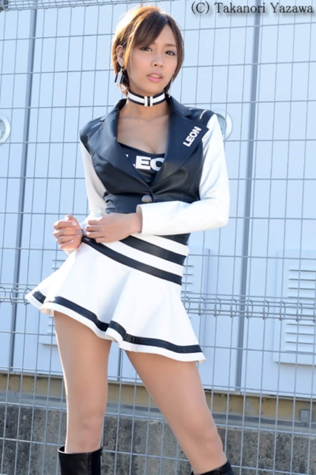 愛内ゆかり／LEON RACING LADY