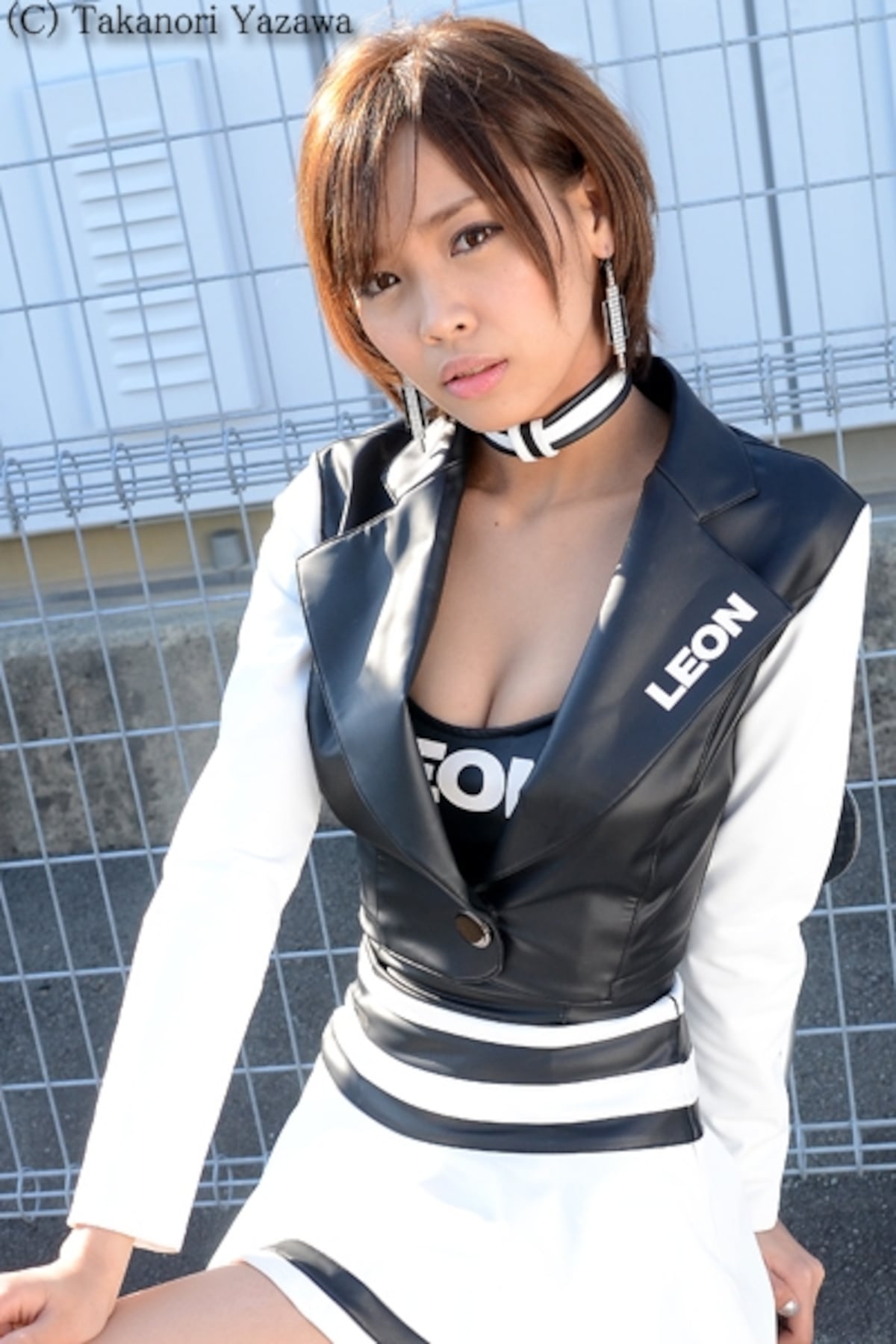 愛内ゆかり／LEON RACING LADY