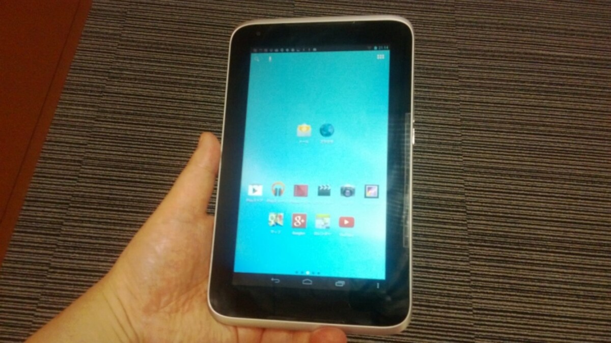 やや厚みがあるがGPS搭載の7インチ　LaVie Tab E TE307/N1W