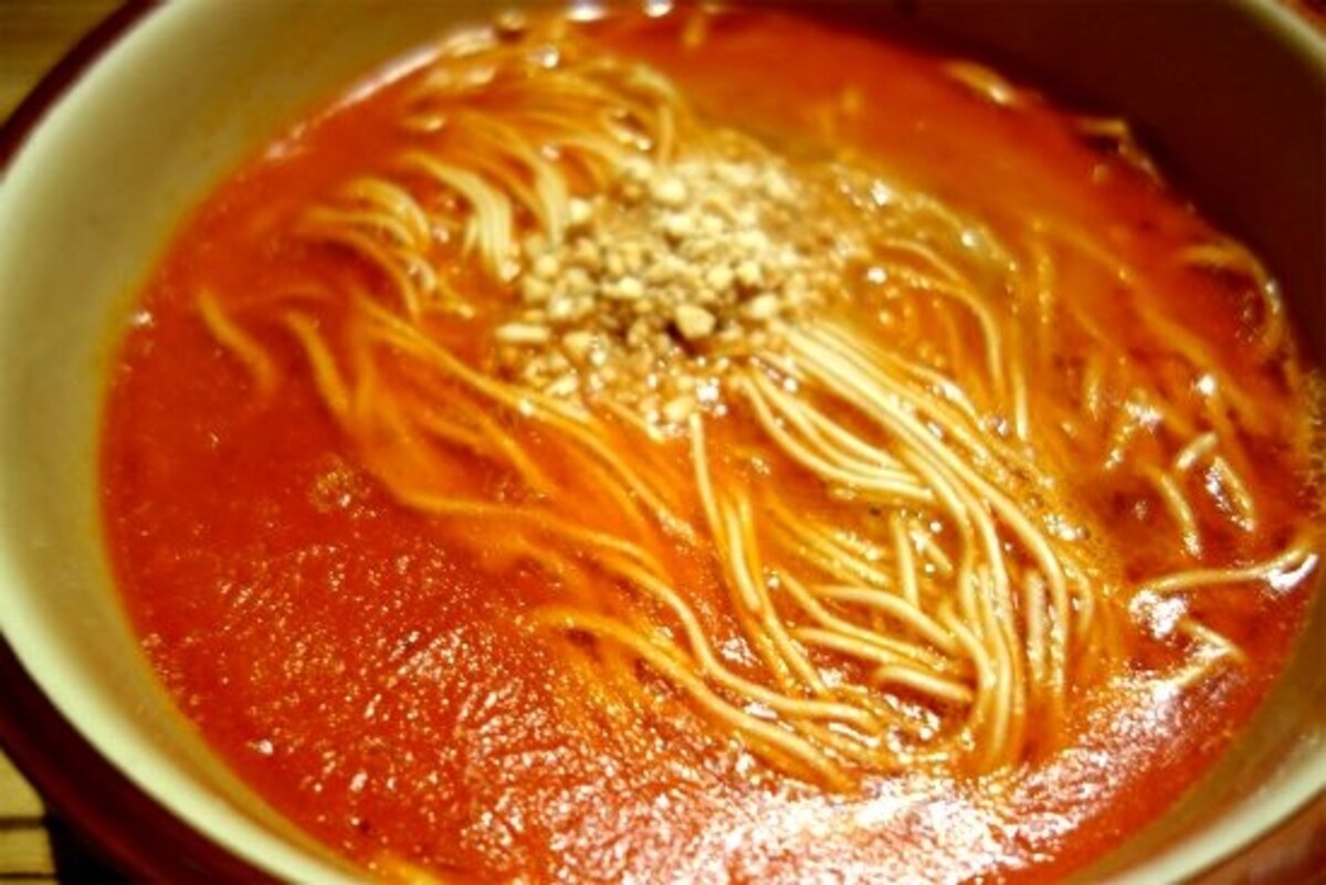 四川風担々麺