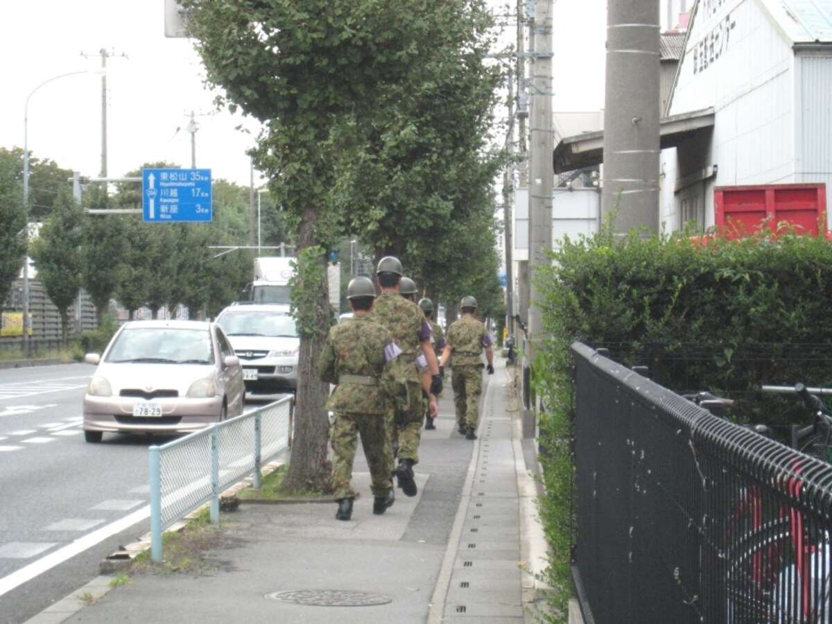 自衛隊員