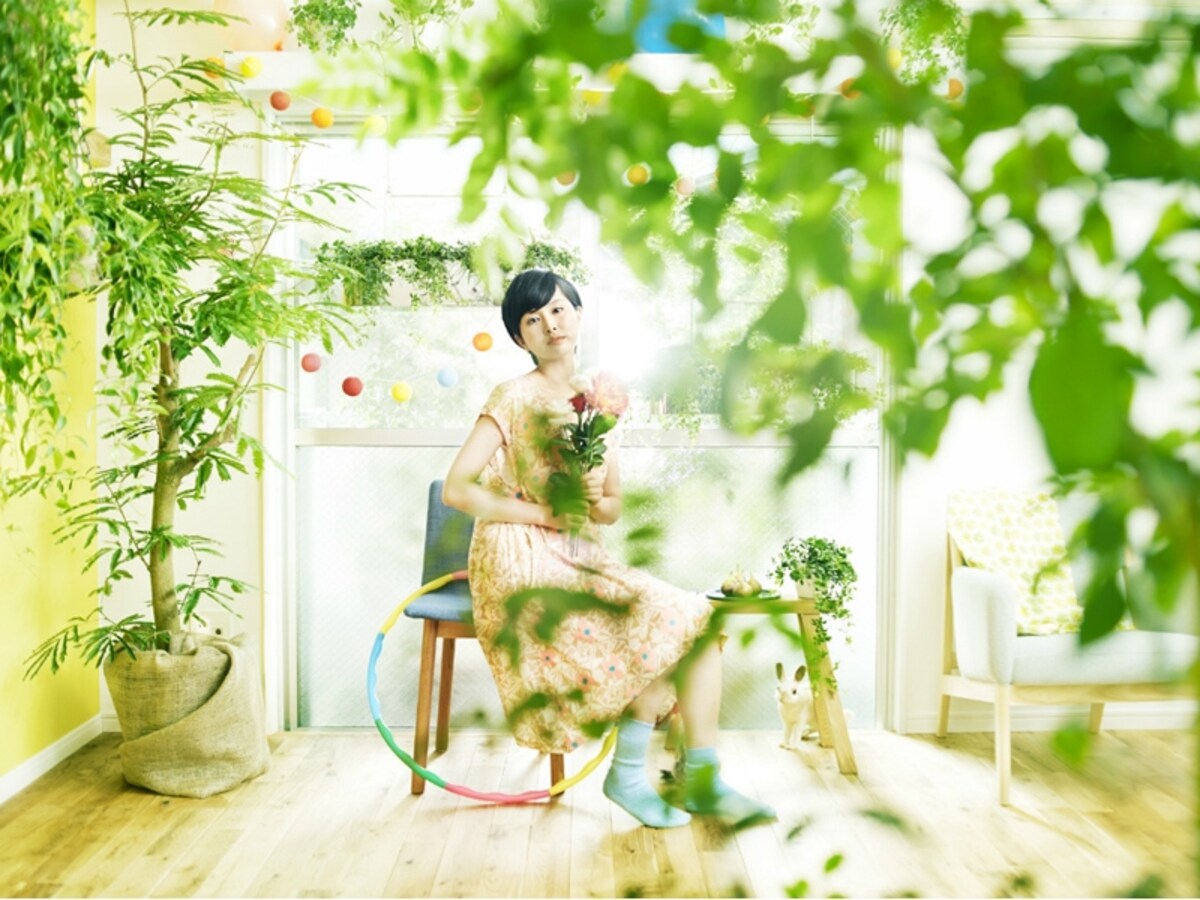 ROOM in GREEN