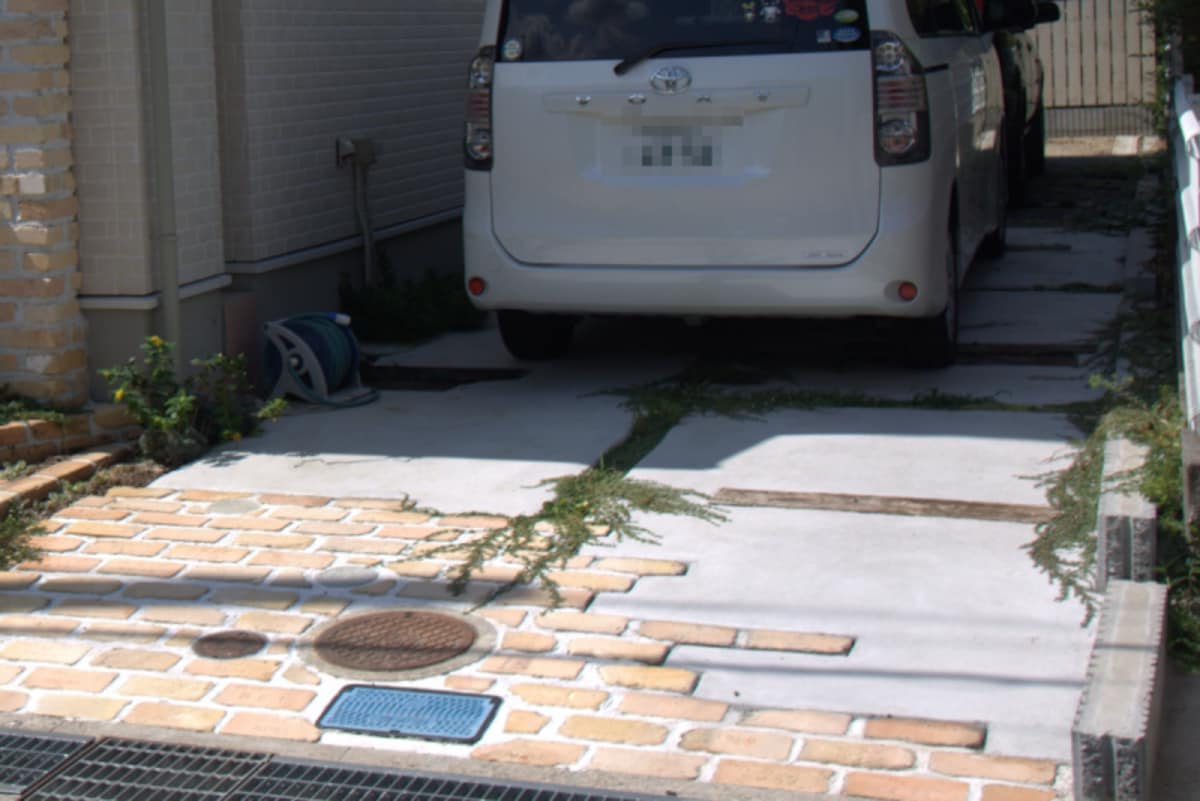 グリーンシームで緑の駐車場
