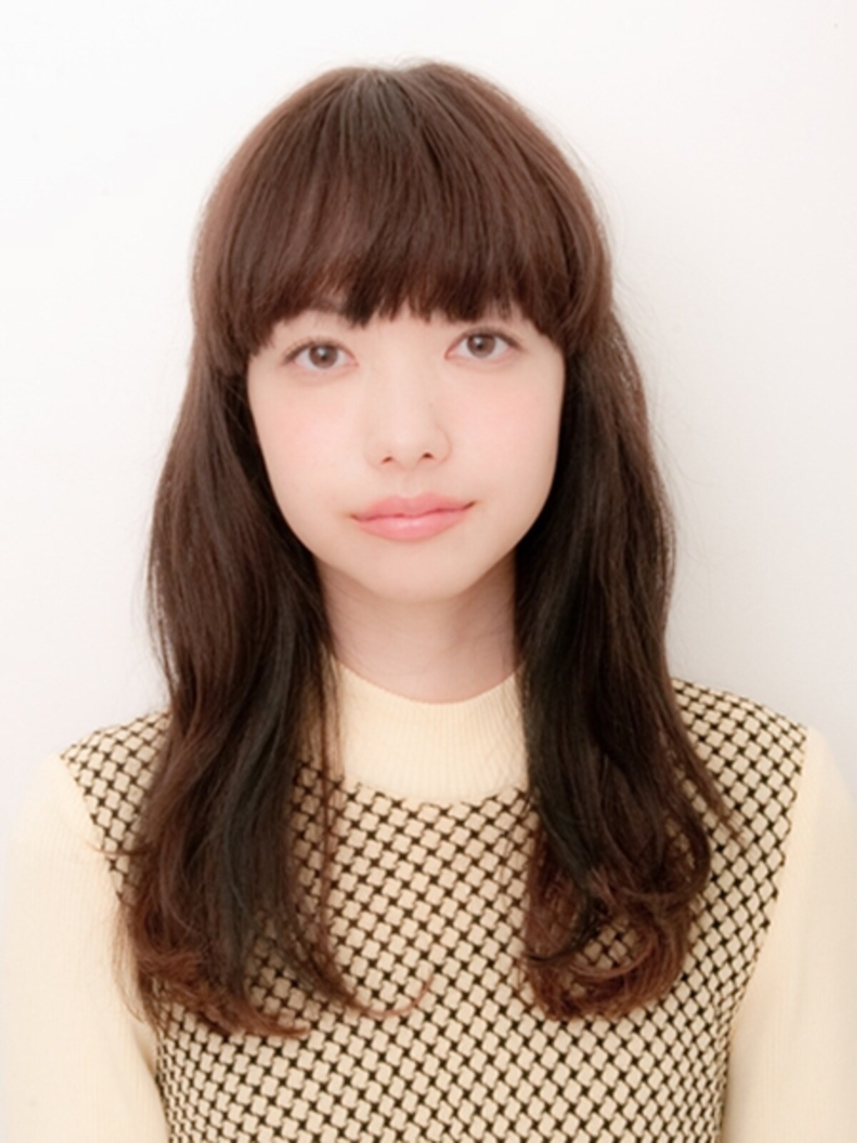 胸上のローレイヤースタイル