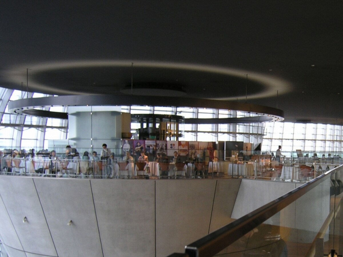 国立新美術館