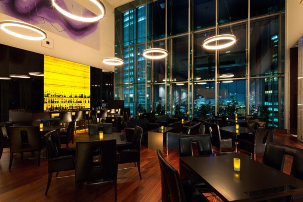 バー＆ラウンジ「THE BAR」