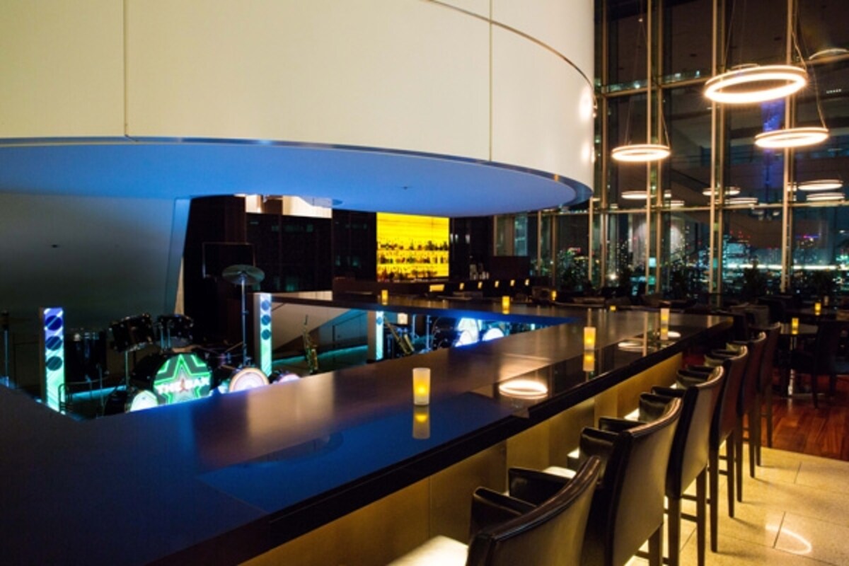 バー＆ラウンジ「THE BAR」