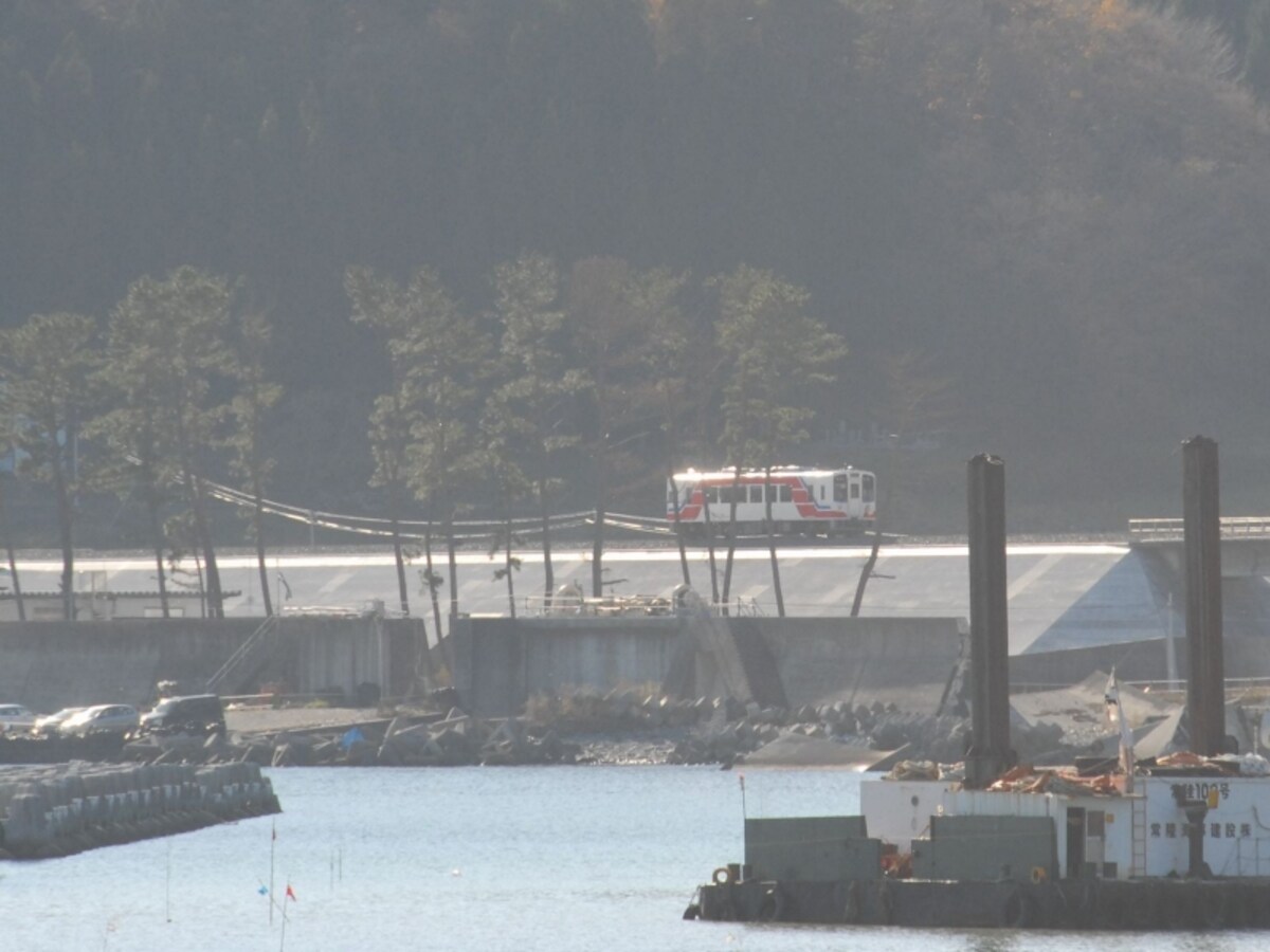 海岸を行く列車