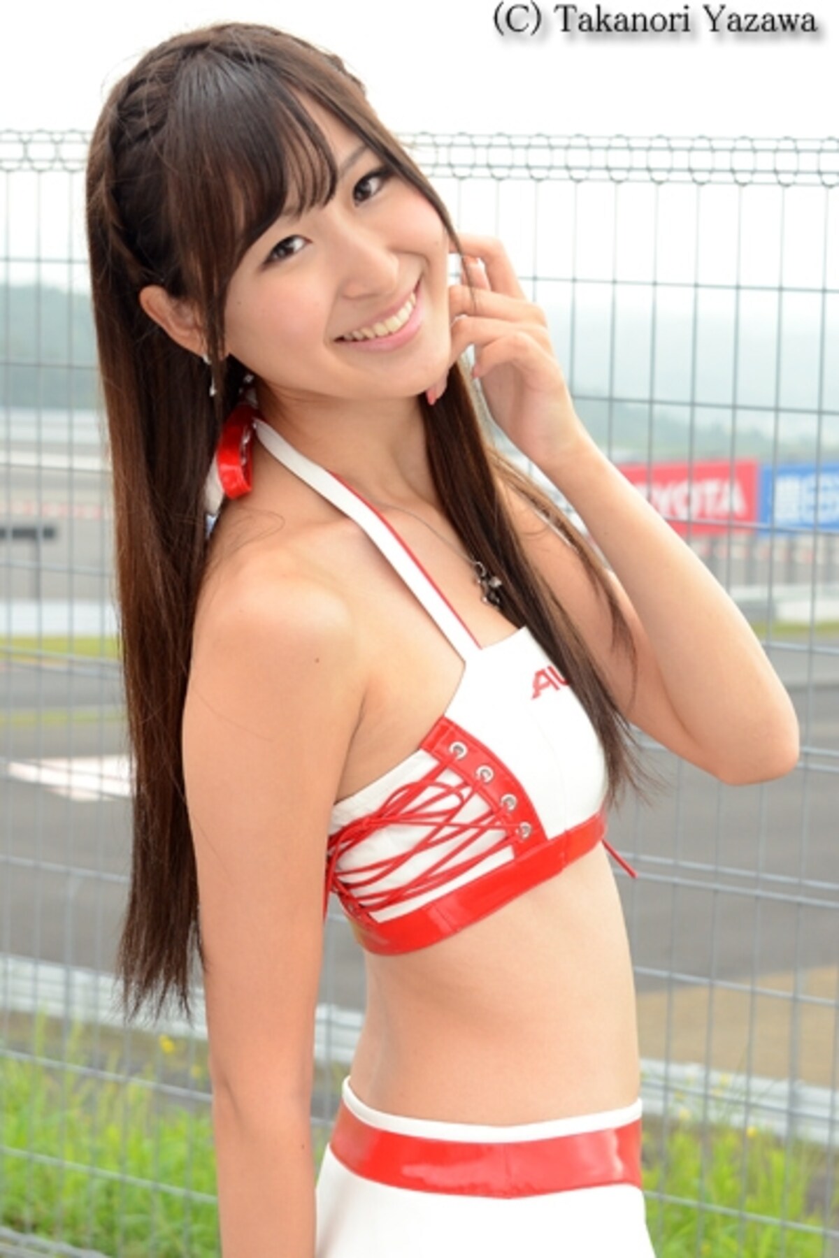 山本捺生／AUTECH レースクイーン