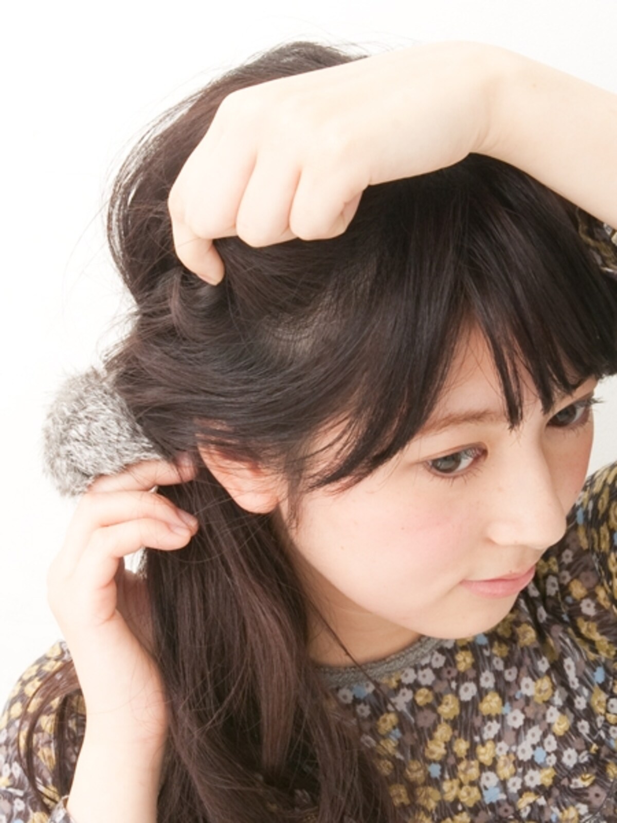 指先で上の編み目から少しずつ