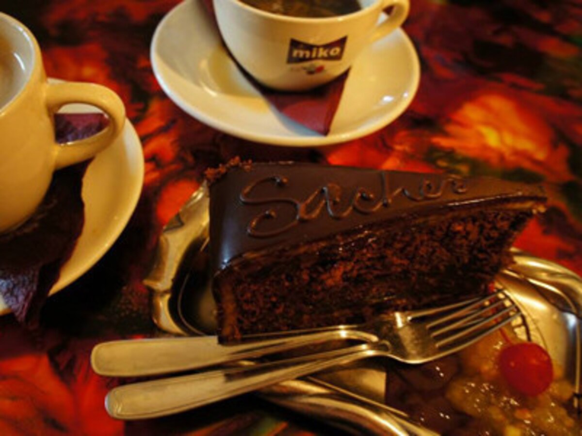 1937年創業のタリンで人気の老舗チョコレートカフェPierre Chocolaterieもとても有名。大人気の濃厚ガトーショコラ