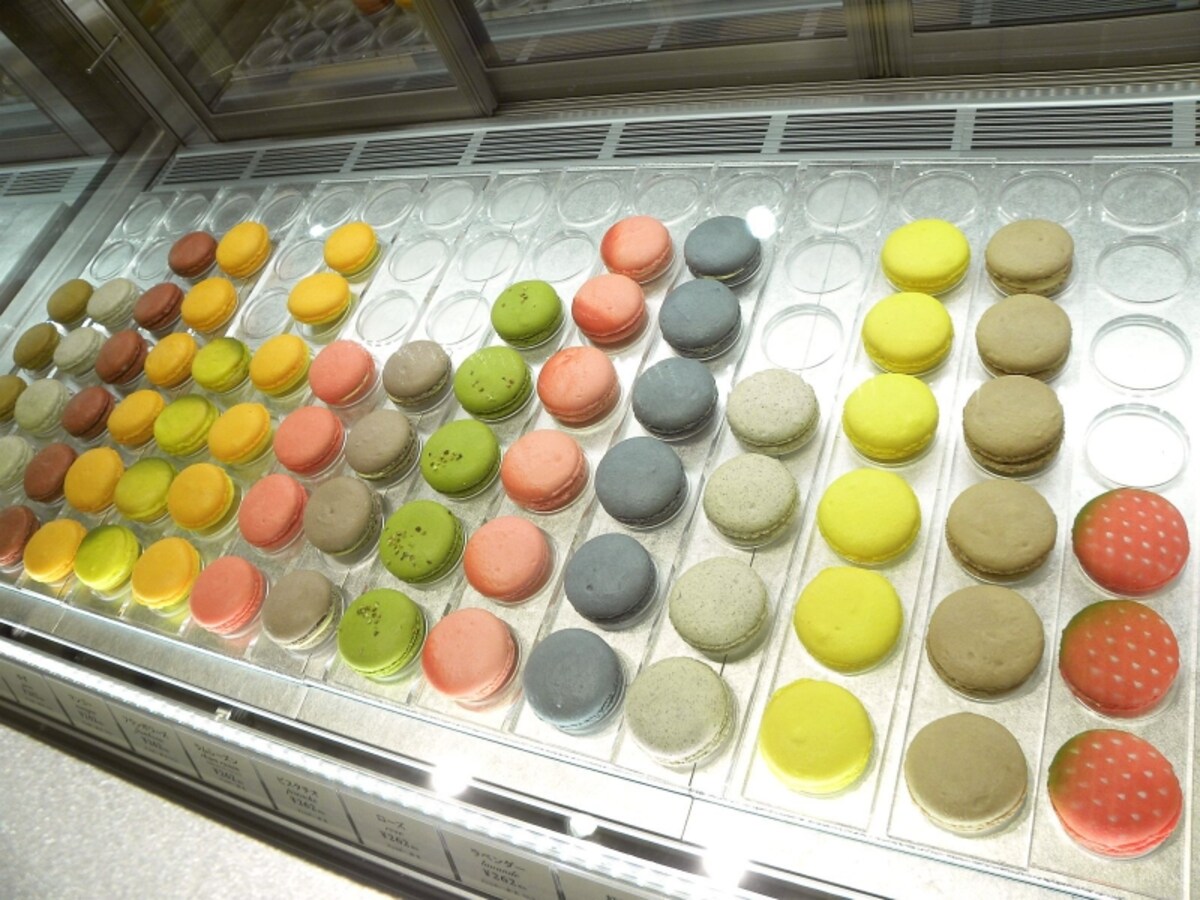 「オクシタニアル 東京本店」の「マカロン」(1個262円)