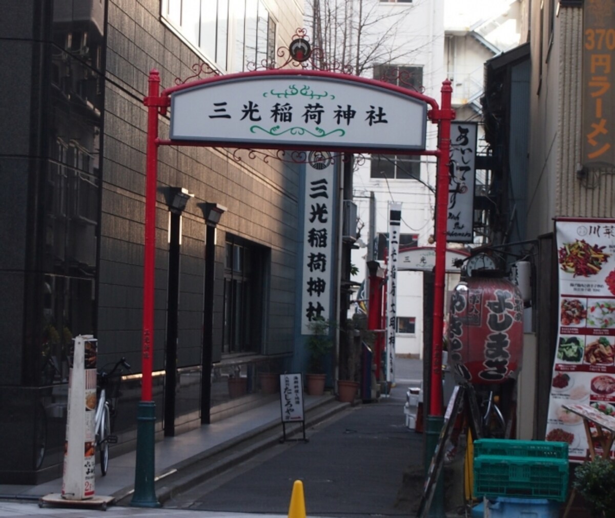 ここに常磐津の師匠、歌女文字（かめもじ）さんがいたという設定