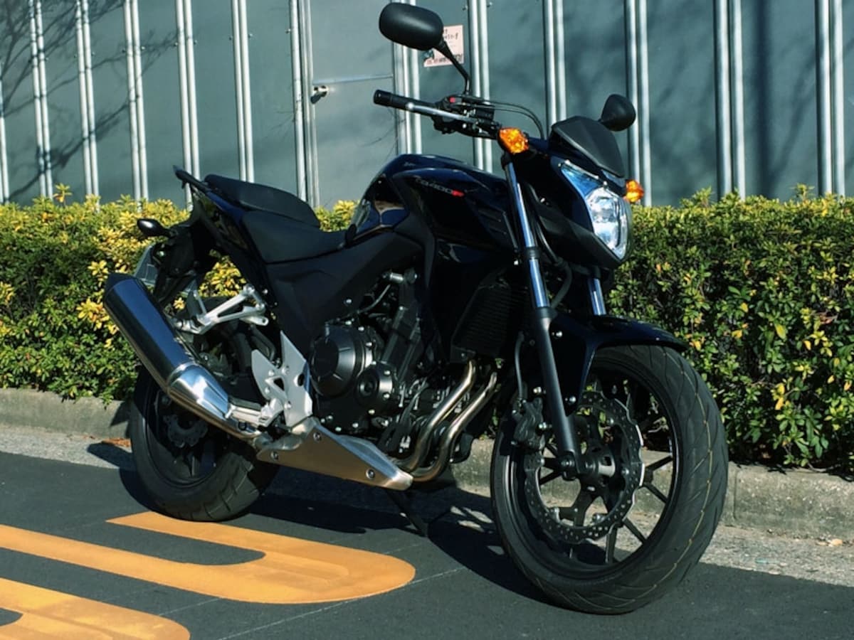 今回紹介するCB400F