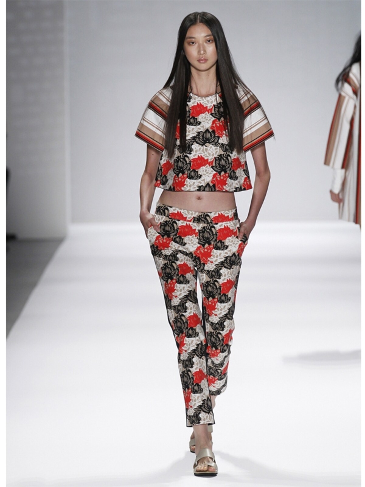 VIVIENNE TAM 