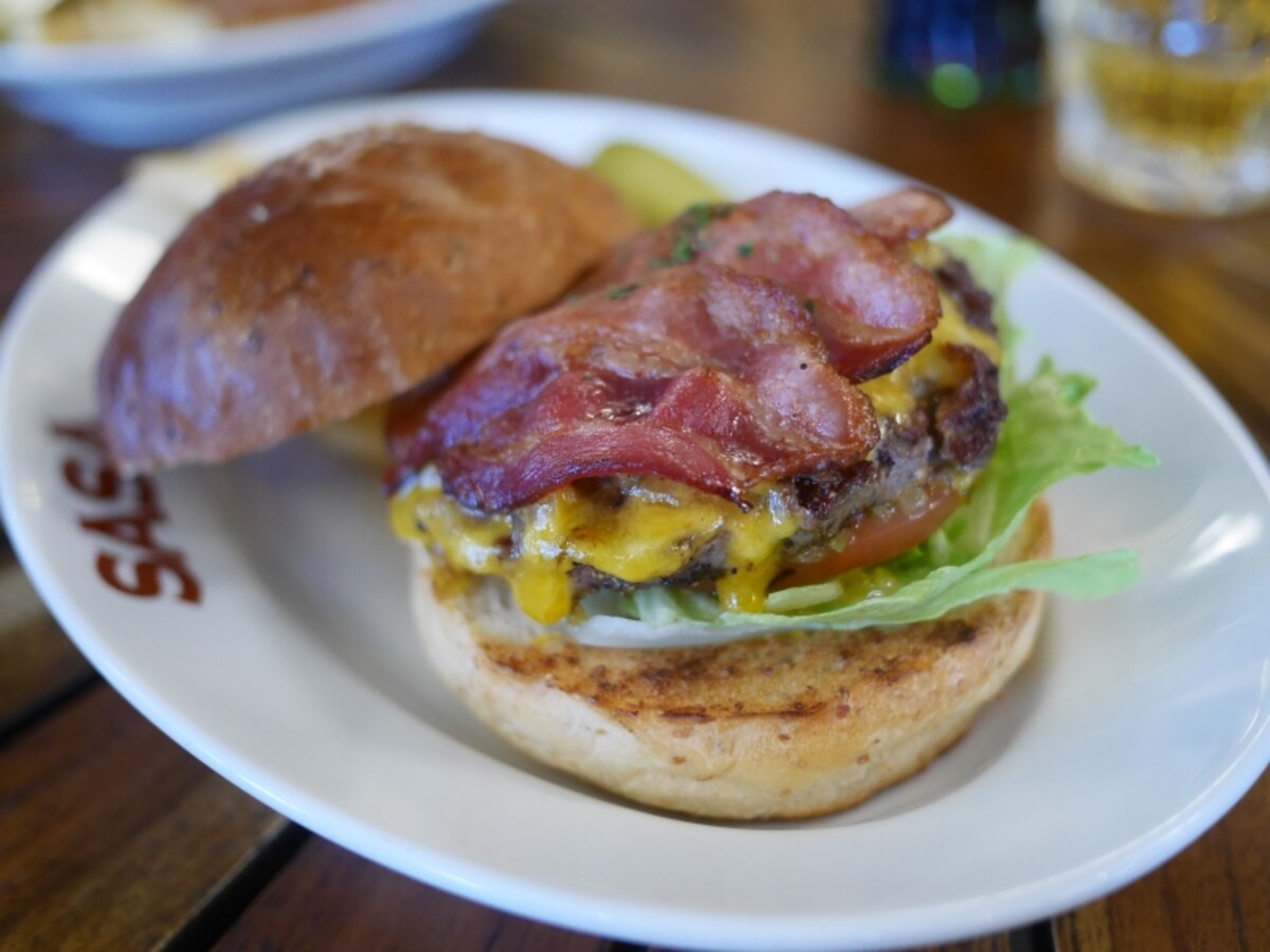 ベーコンチーズバーガー（SASA）
