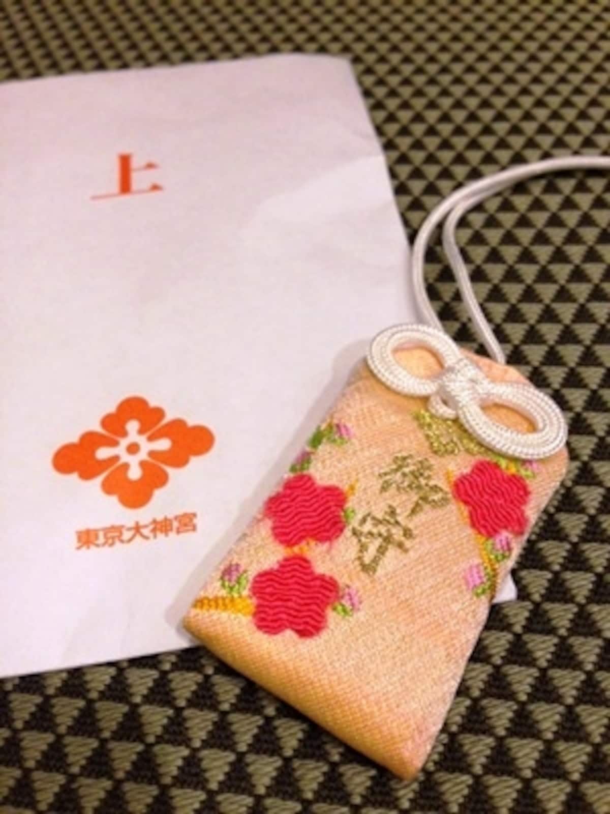 桃の花守り