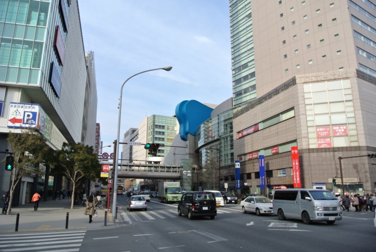 上大岡の駅前