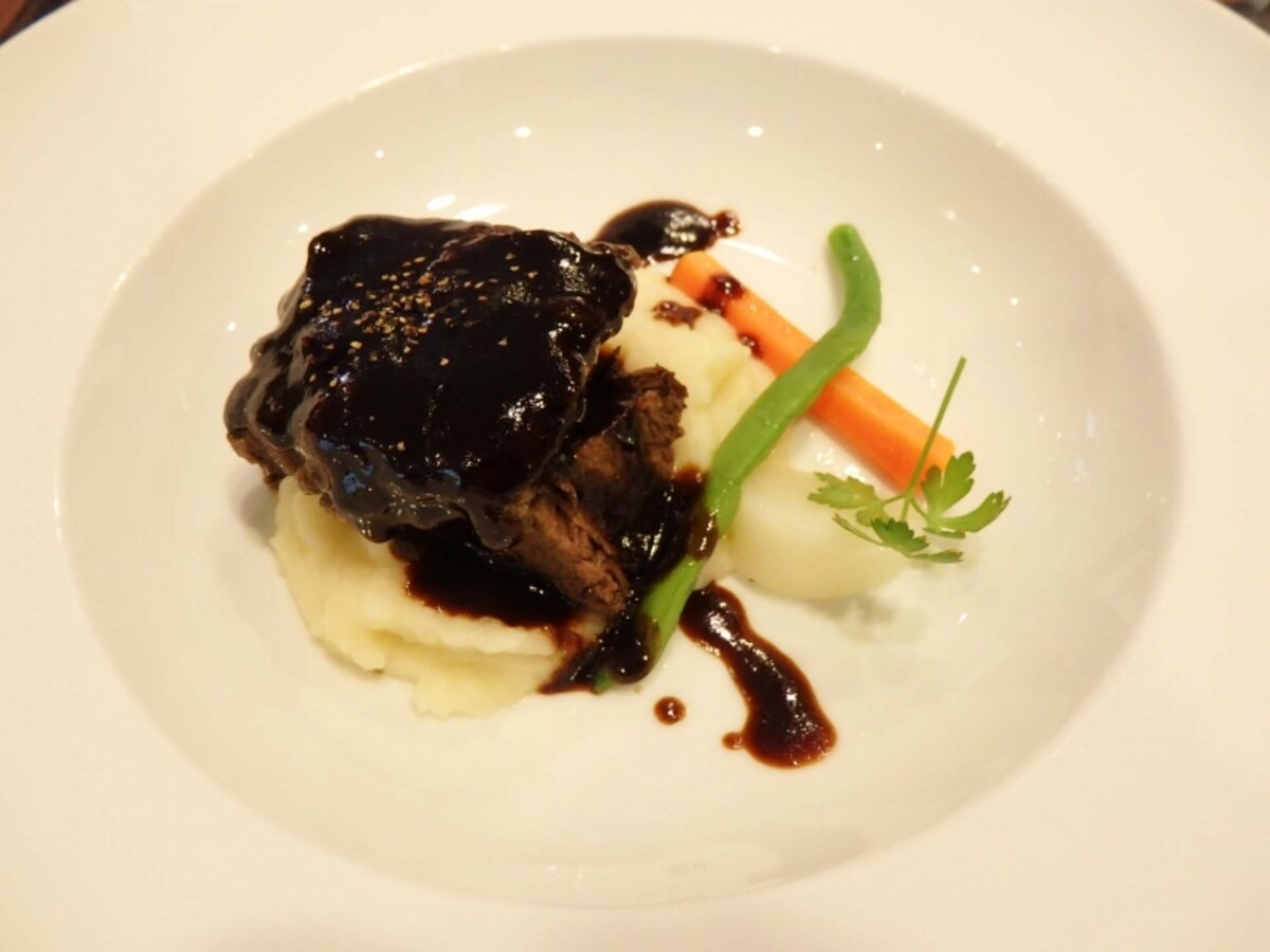 メインの肉料理