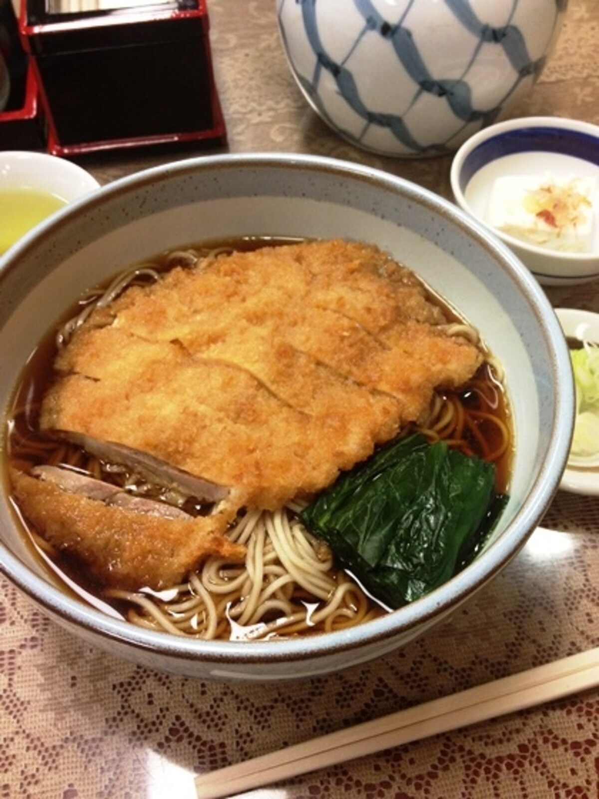 名物の「かつそば」