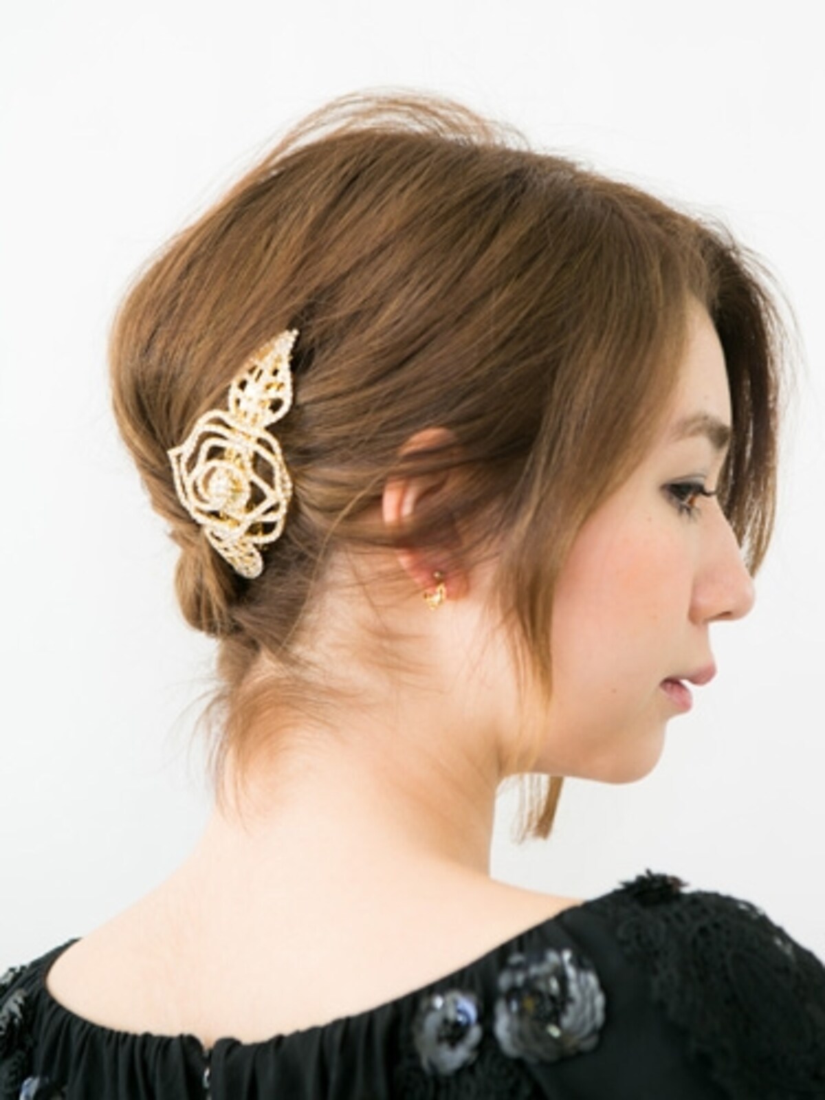 ヘアアクセは低めの位置に