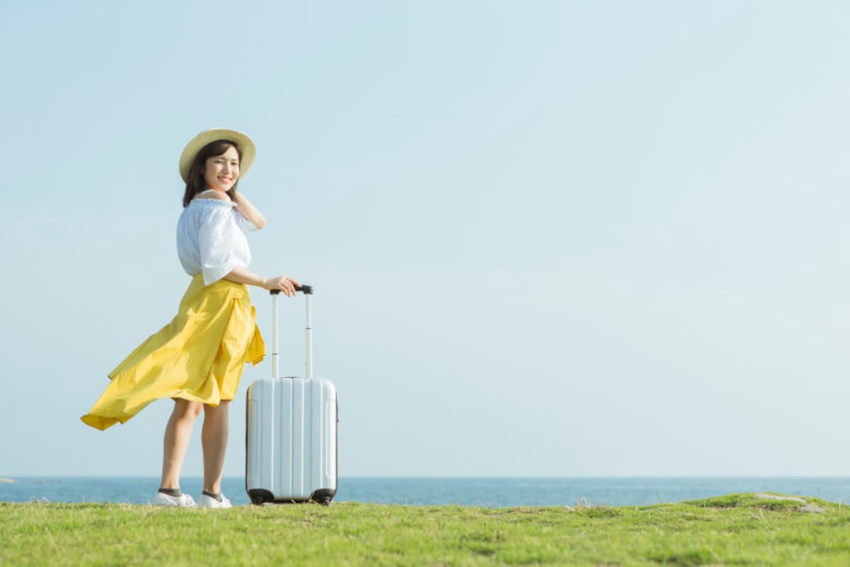 女性一人旅