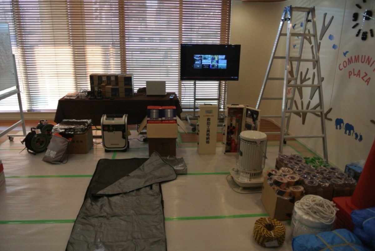 防災倉庫に置かれる備品