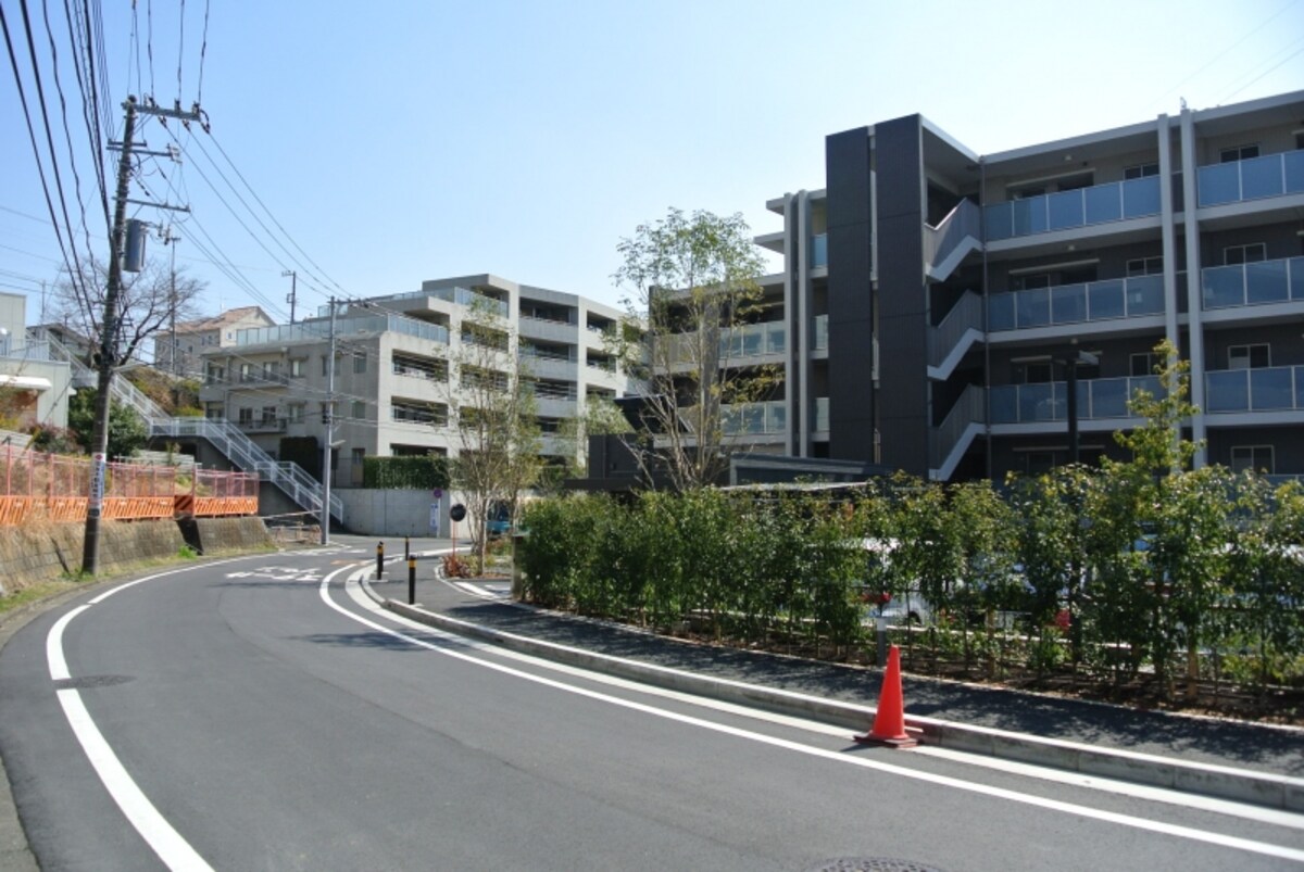 プラウド美しが丘周辺の街並み