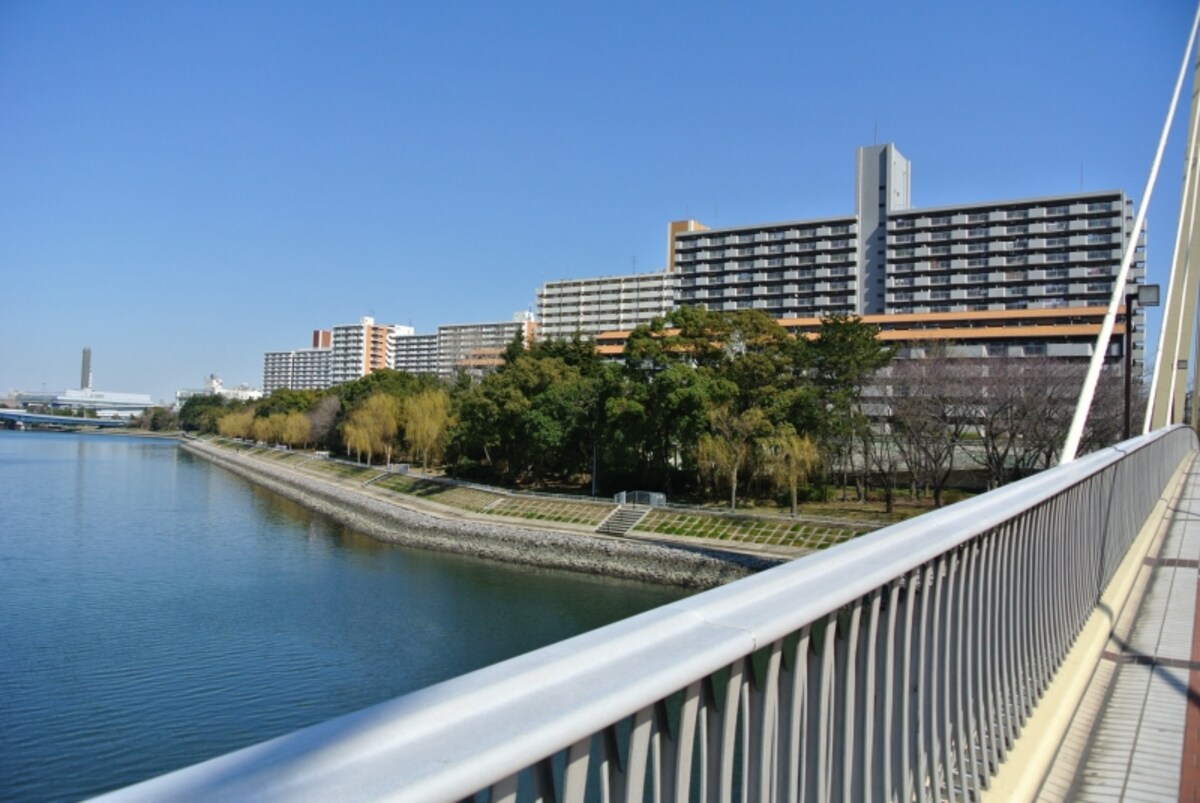 京浜運河沿いの景色