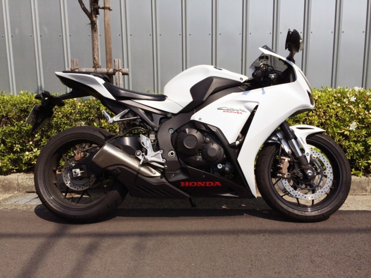 CBR1000RRサイドビュー