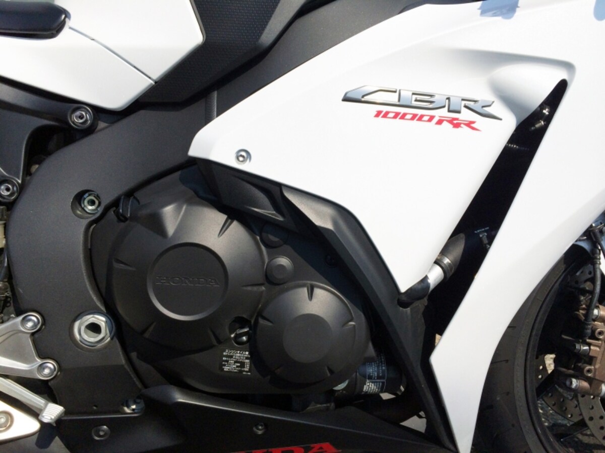 CBR1000RR エンジン