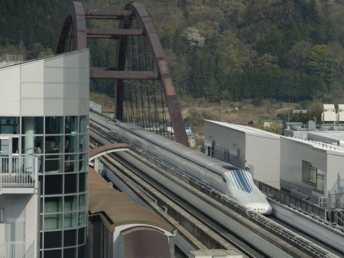 リニア車両