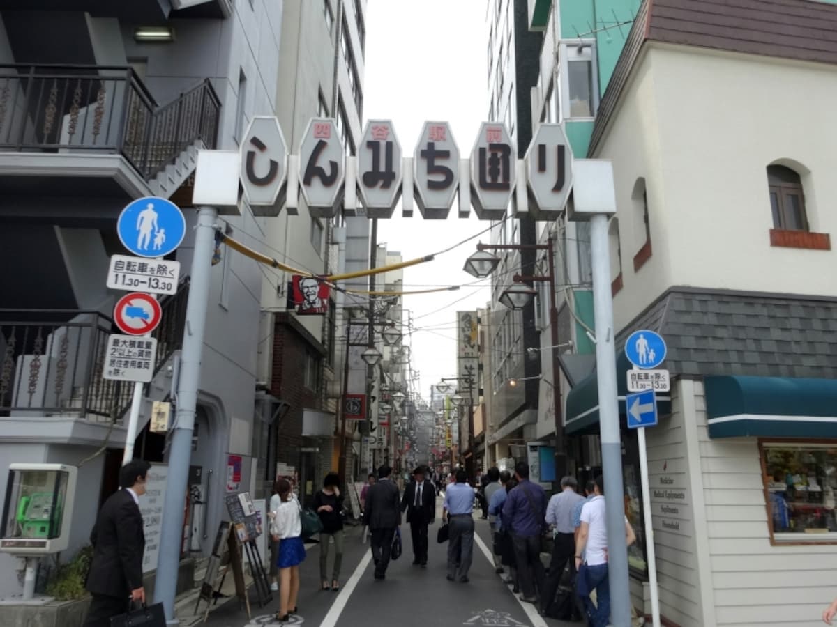 右の行列は「かつれつ四谷たけだ」さんへのもの