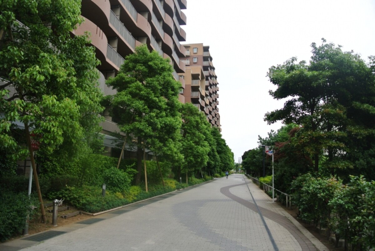 サウザンドシティ横の通り道