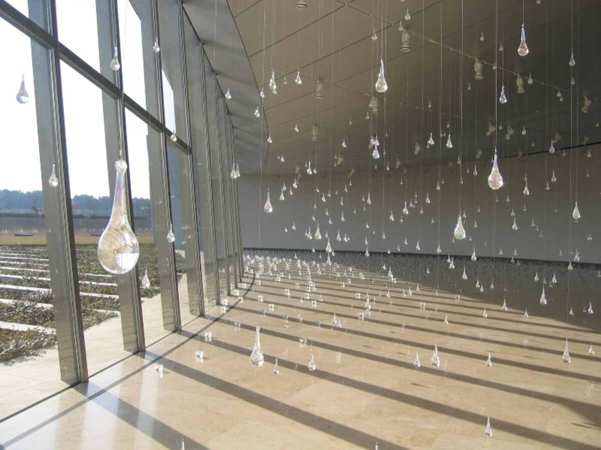 「鵜飼美紀＋辻和美　光のかけら」展　展示風景（2005年）