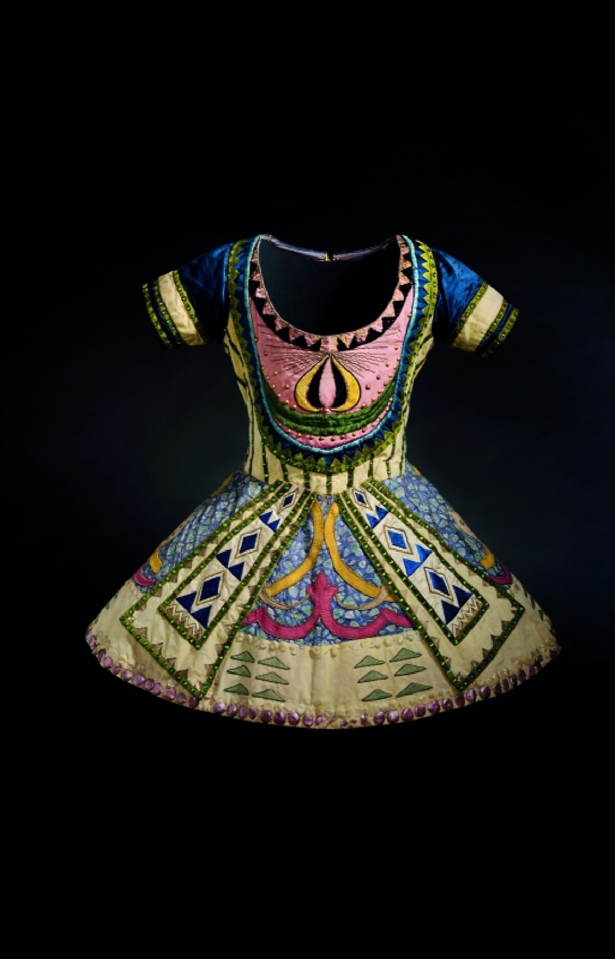 レオン・バクスト  「青神」の衣裳(《青神》より)1912年頃  オーストラリア国立美術館 L?on BAKST  Tunic from costume for the Blue God from the Ballets Russes' production of Le Dieu bleu (The Blue God),   c.1912  National Gallery of Australia, Canberra