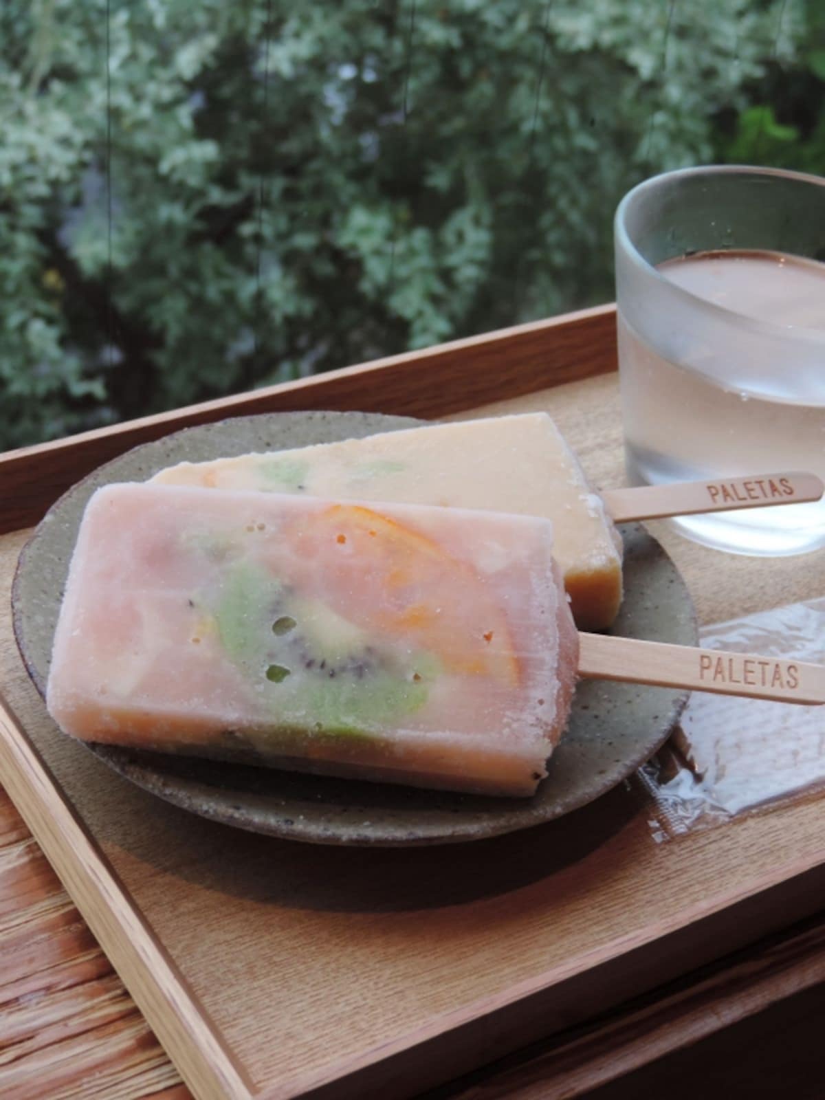 「PALETAS」の「Mix East ミックスイースト」と「Mix West ミックスウェスト」（税込各480円）