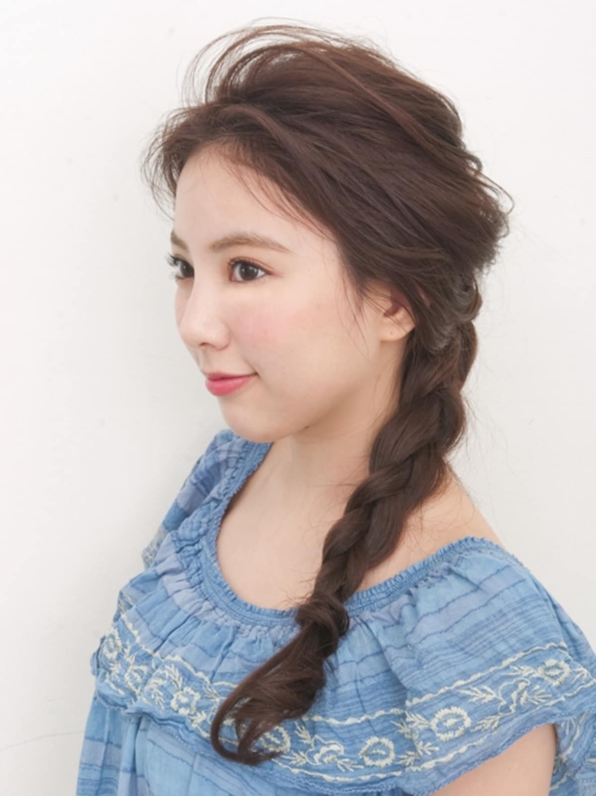 アナと雪の女王のエルサ風三つ編みヘアアレンジ